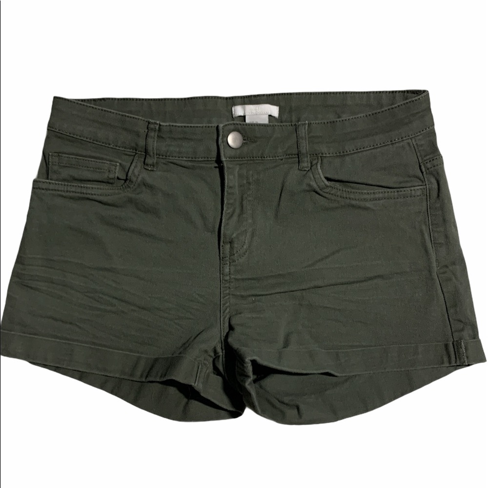 H&M khaki green shorts